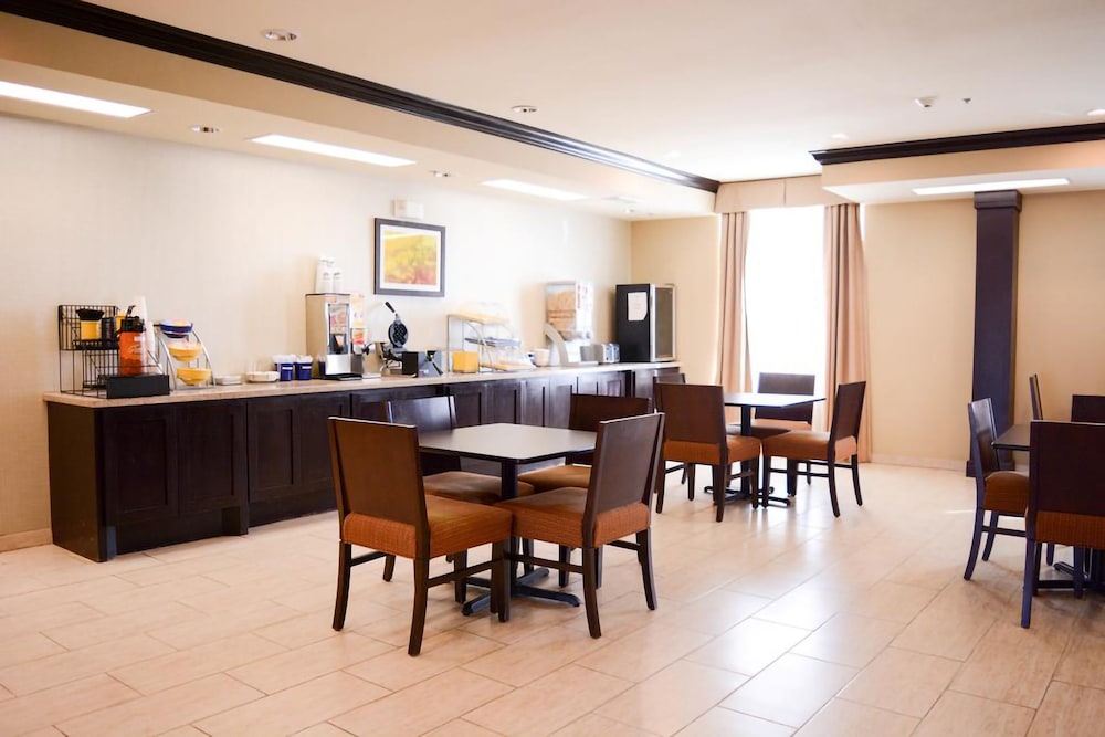 Surestay Hotel by Best Western Cotulla 34/44