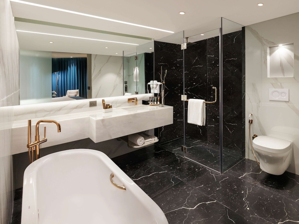 Novotel Mumbai Juhu Beach 68/69