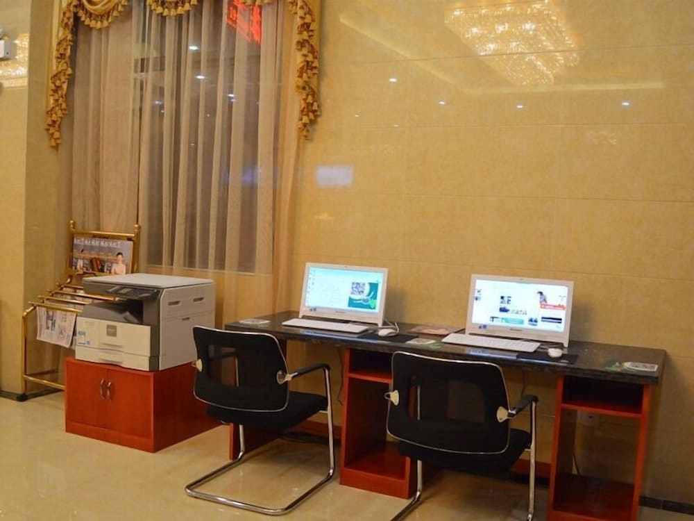GreenTree Inn Anhui HeFei FeiDong County GuiWang Road LuZhou Medical School Business Hotel 39/50