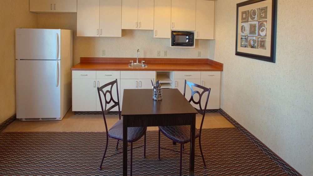 Holiday Inn Express & Suites Nampa - Idaho Center 65/78