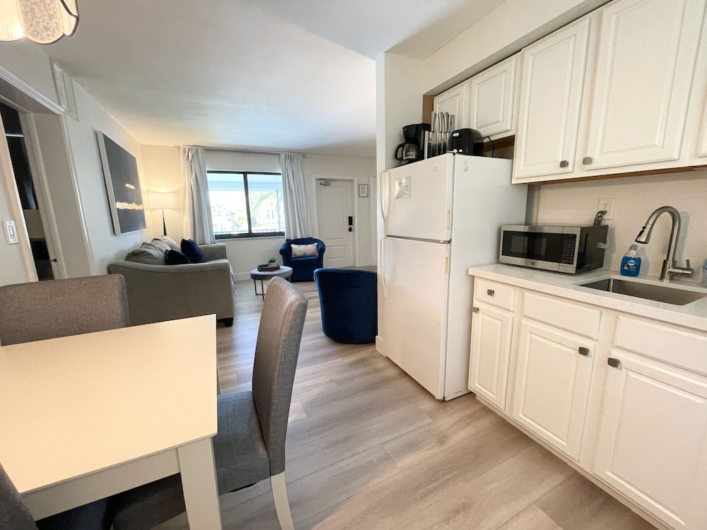 Tropic Isle Beach Resort 33/50