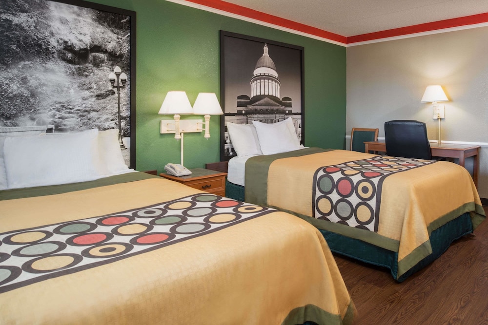 Super 8 by Wyndham Little Rock/Otter Creek 10/24