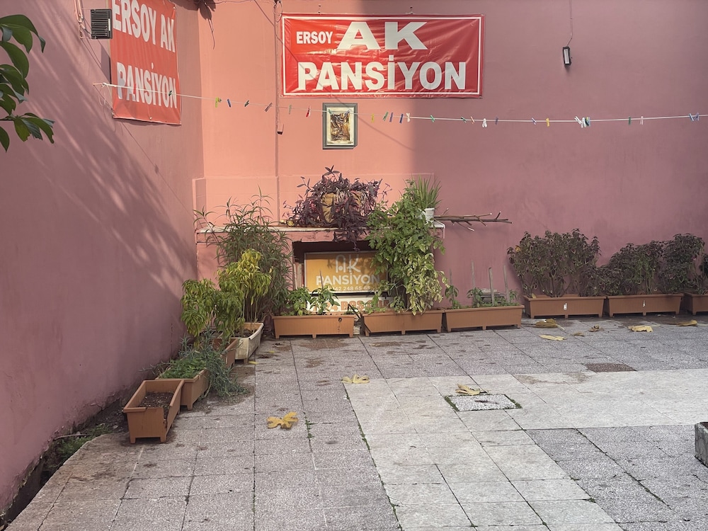 Ersoy Ak Pansiyon 37/50