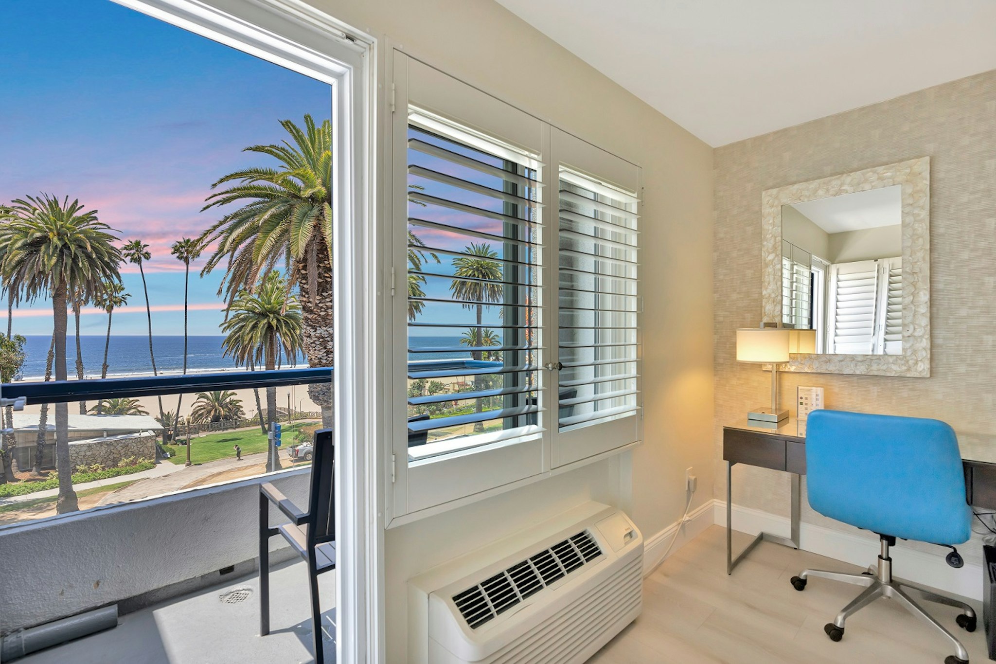 Ocean View Hotel 44/70