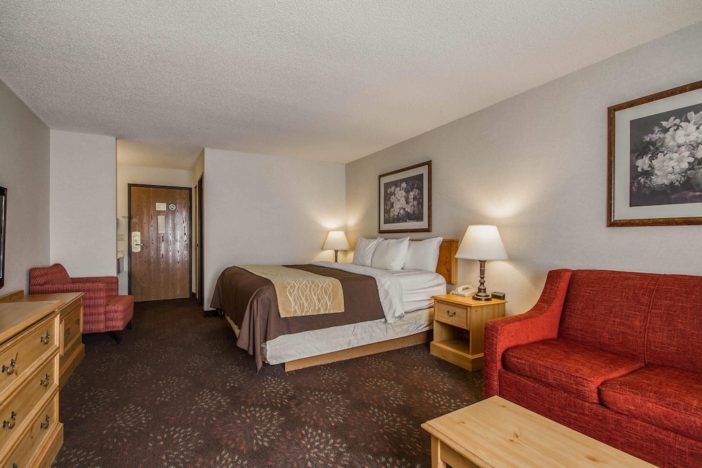 جناح، Comfort Inn Fond Du Lac 2/2