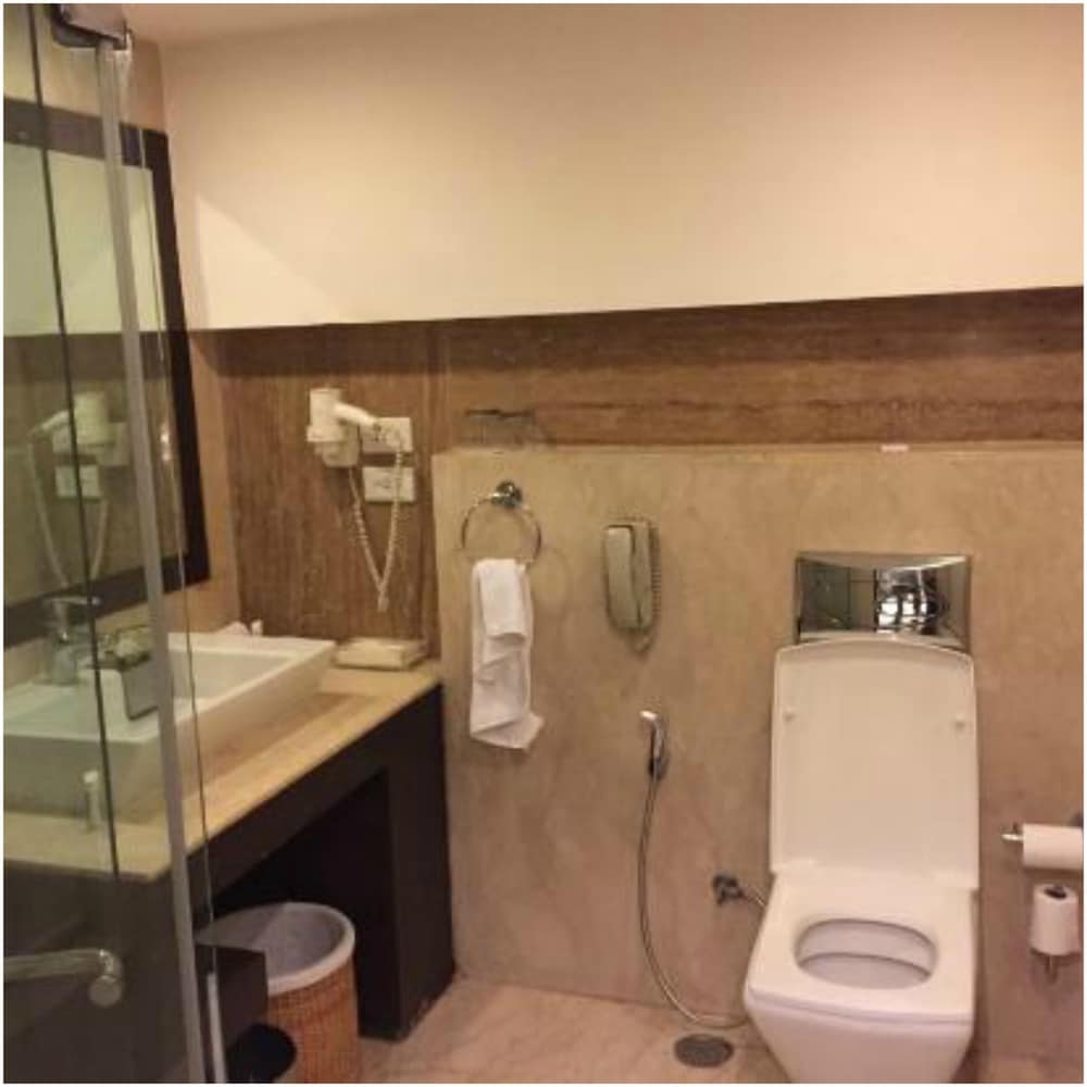 Fortune Sector 27, Noida - Member ITC Hotels Group 48/49