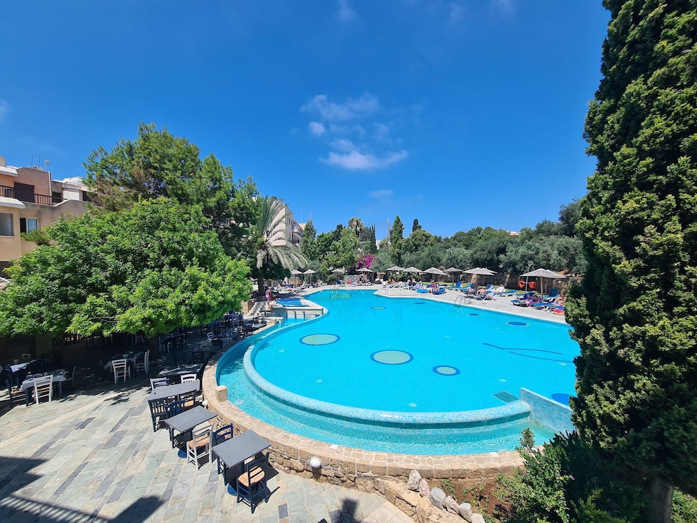 Basilica Holiday Resort 55/60