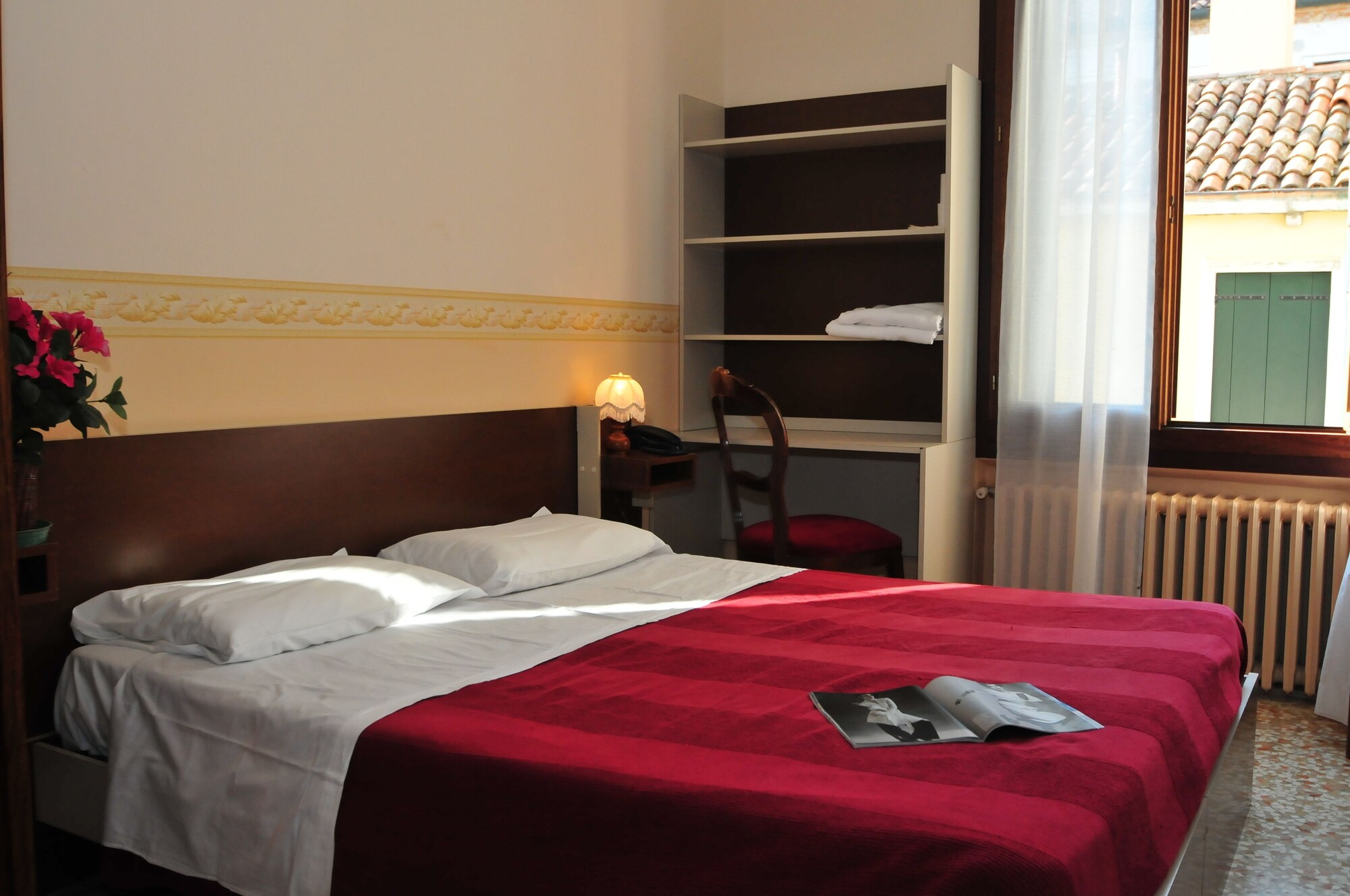 غرفة كلاسيكية ثلاثية بثلاثة أسرّة بحمام خاص، Locanda Sant'anna 3/4