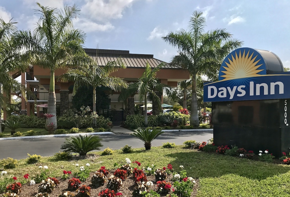 Days Inn by Wyndham Sarasota Bay 5/34