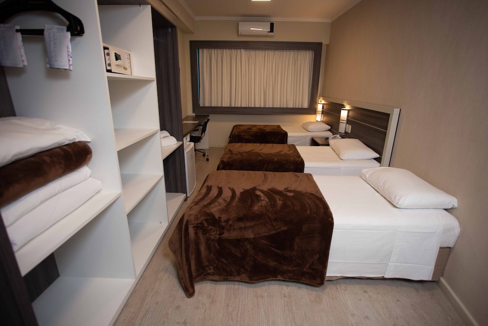 CLASSIC, TRIPLE, 3 BEDS