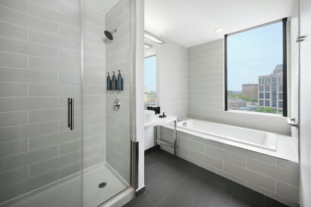 Aloft Greenville Downtown 50/50