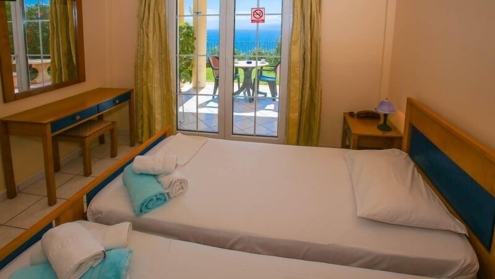 Garbis Villas 10/50