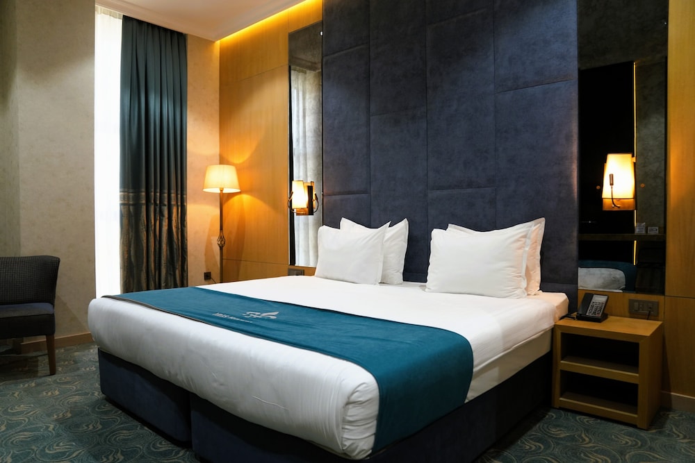 STANDARD, DOUBLE BED