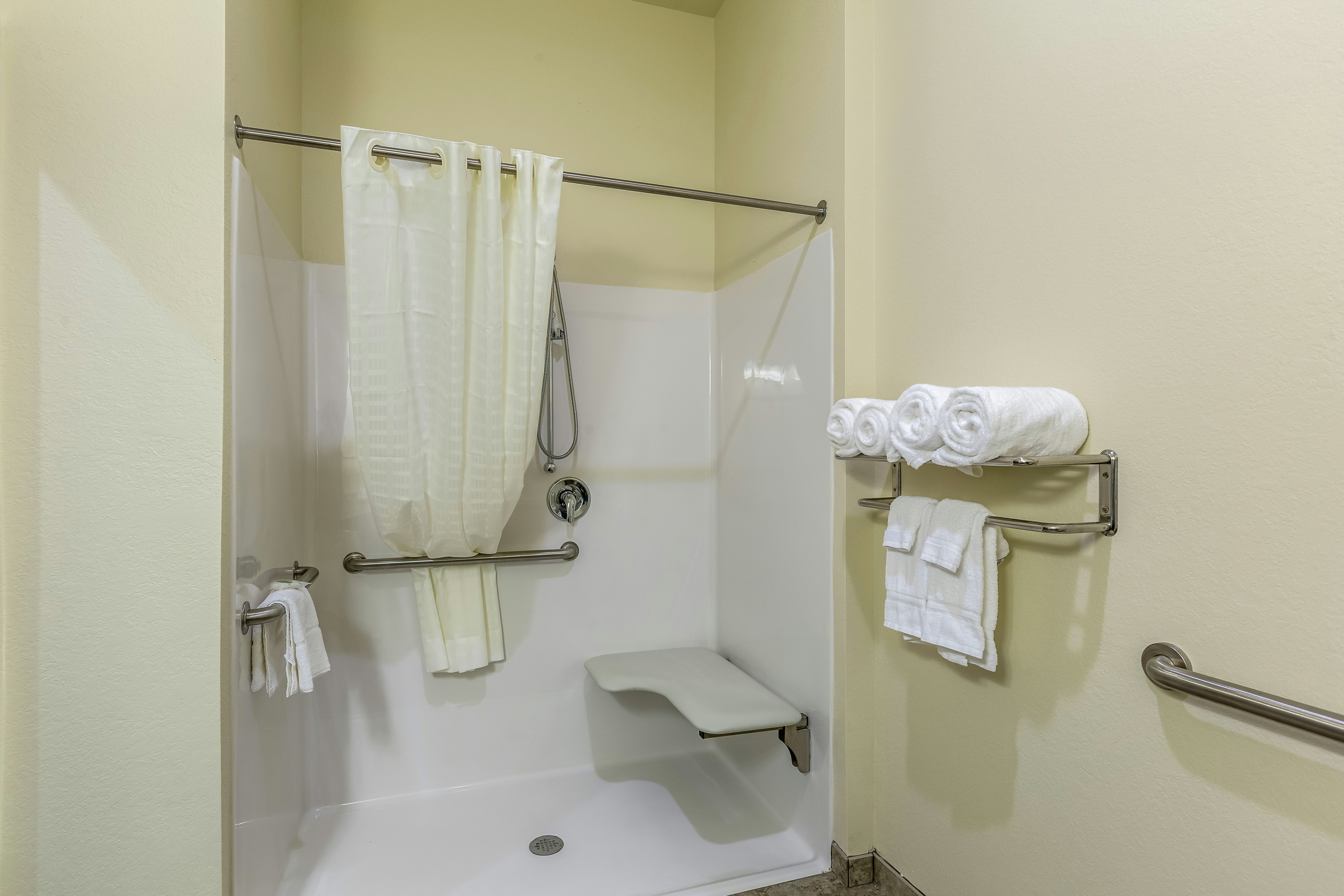 Cobblestone Hotel & Suites – Stevens Point 54/55