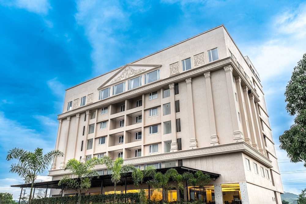 Mastiff Grand The Sia Palace Suites & Banquets, Khopoli in Khalapur