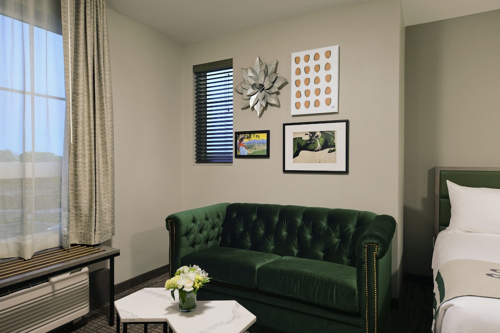 Oxford Suites Paso Robles 30/54