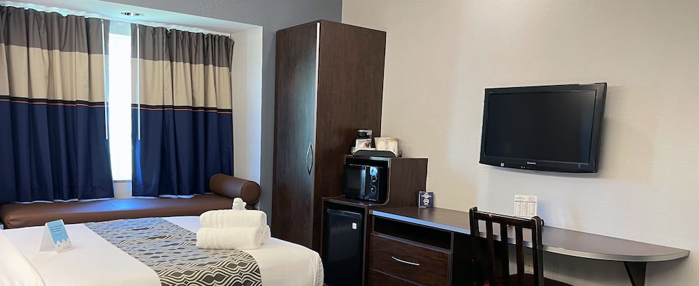 Microtel Inn & Suites By Wyndham Michigan City 13/34