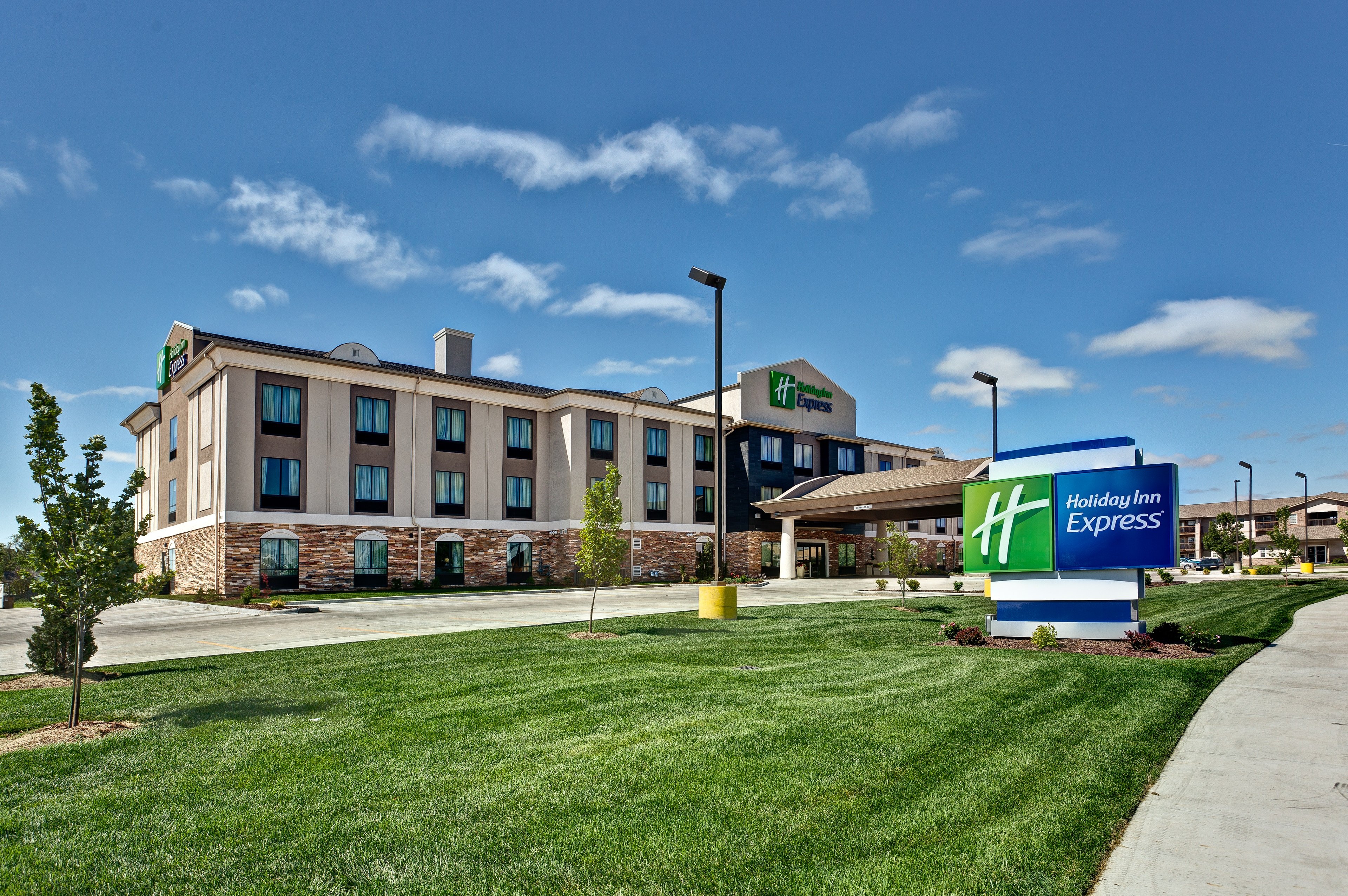 Holiday Inn Express Hutchinson 47/47