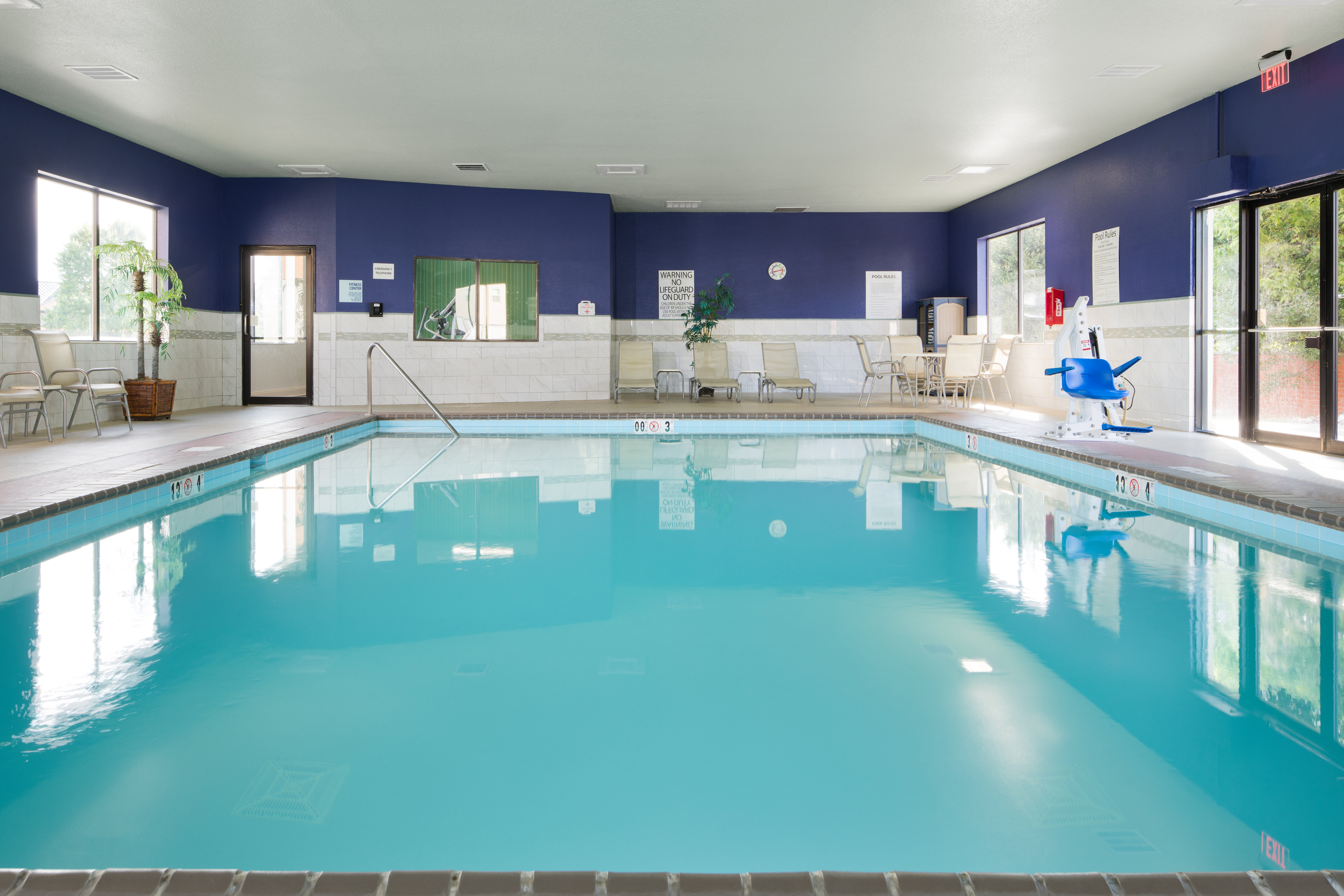 Holiday Inn Express Louisville Northeast 18/29