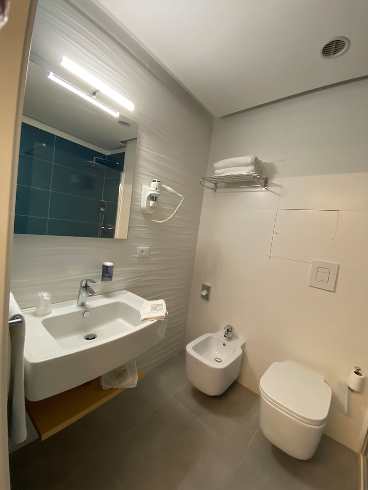 Saracen Sands Hotel And Congress Centre 42/44