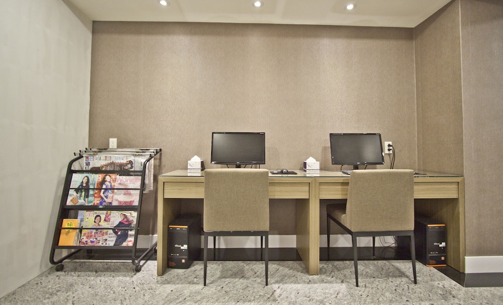 Truefriend Inn 23/29