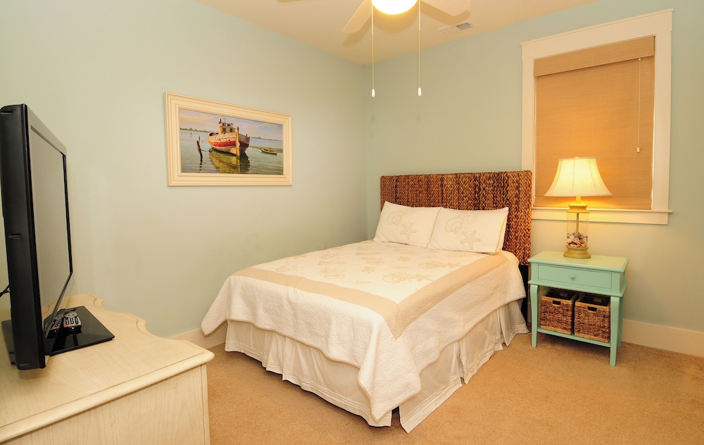 4 Bedrooms, Banyan, House, King Bed, 4 Queen Beds, Sofa