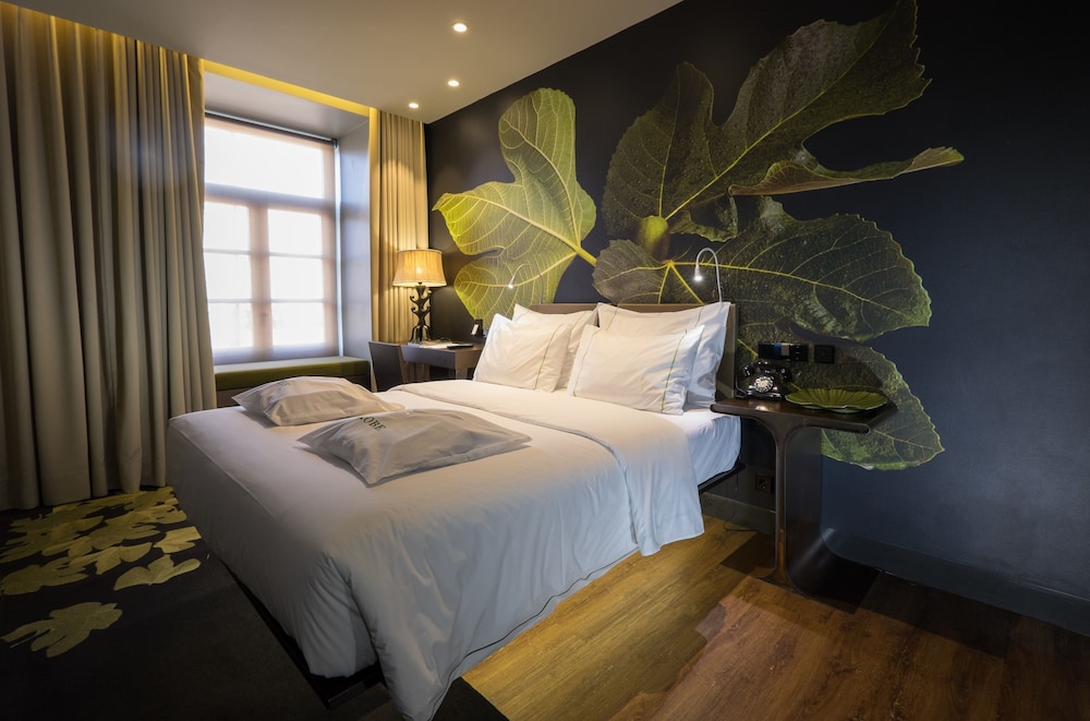PREMIUM, DOUBLE OR TWIN BED