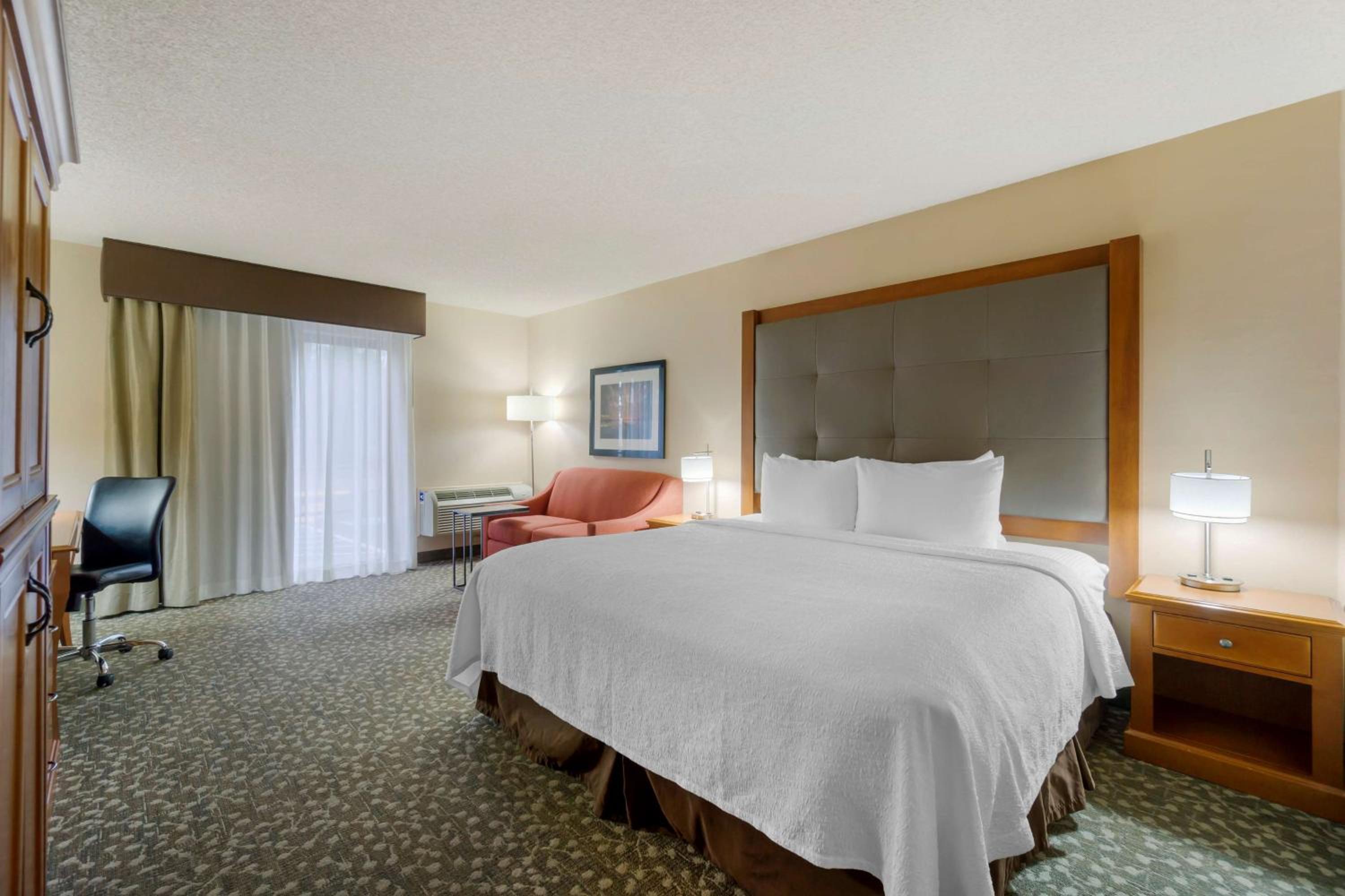 Deluxe, King Bed