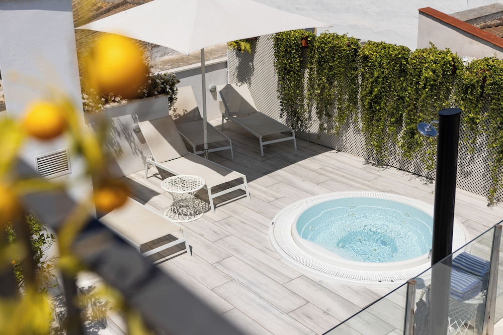 Amadeus Hotel Sevilla 55/87