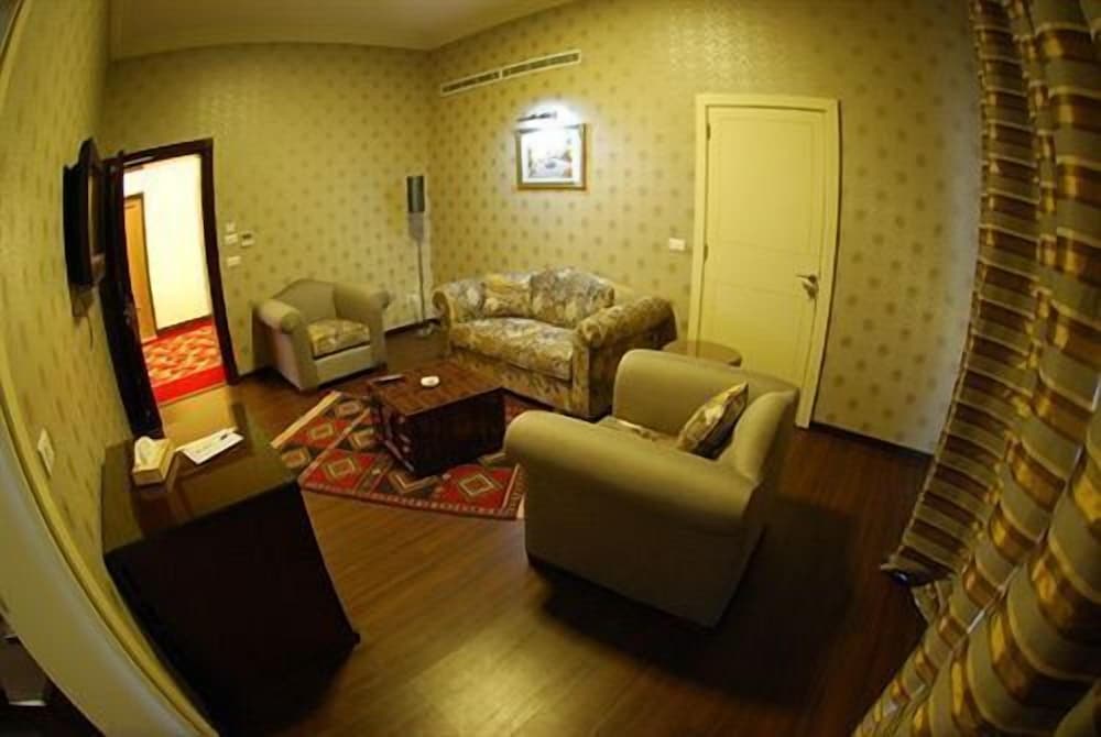 CHTAURA PARK HOTEL 39/50