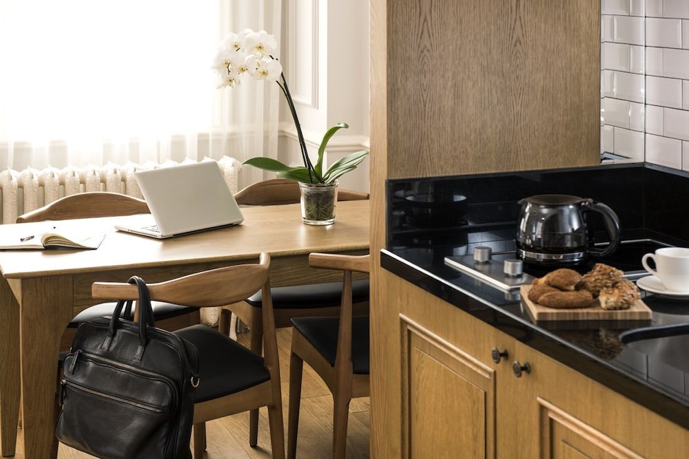 Nevv Bosphorus Hotel & Suites 60/68