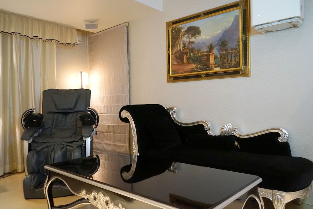 V Hotel - Adults Only 47/50