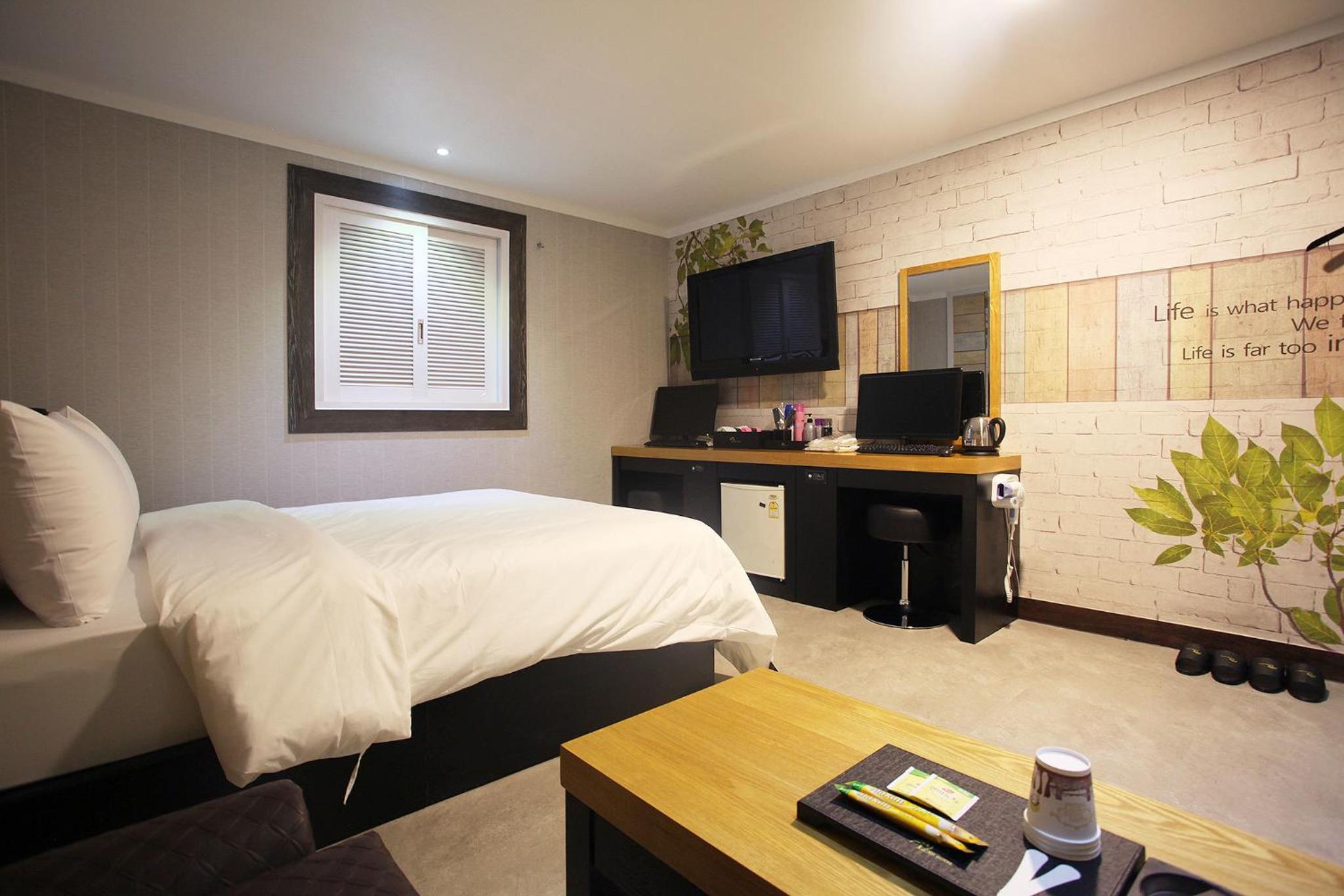 Hotel Luxe 12/75