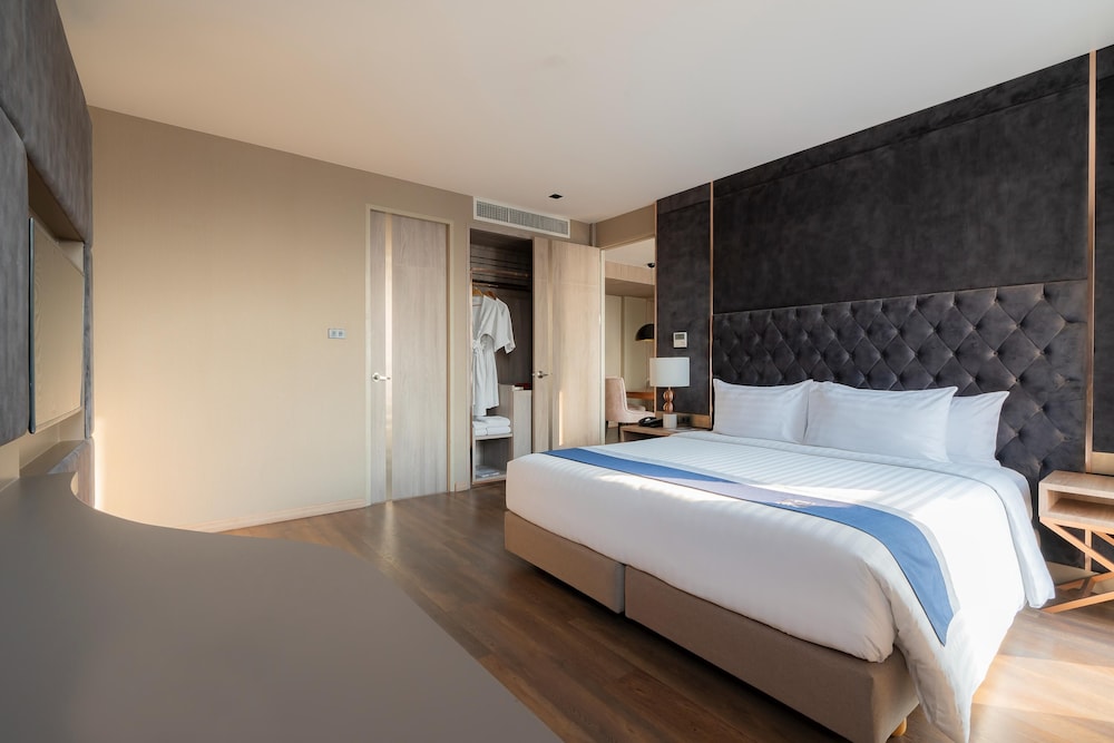 1 BEDROOM, SUITE
