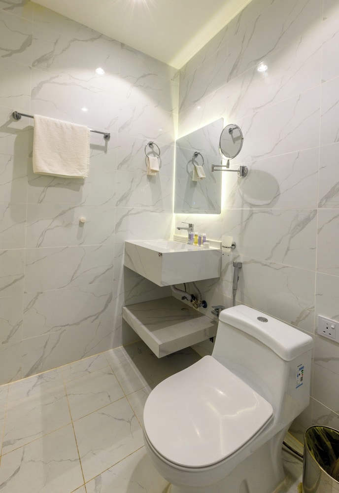 Midtown Majestic Garden Resort 57/59