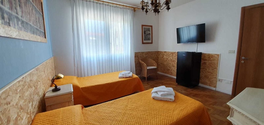 Venice Treviso Airport Bed 14/29