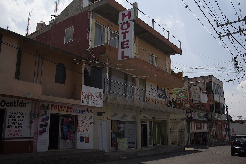 OYO Hotel Trigos De Oro San Luis Teolocholco Park in Teolocholco