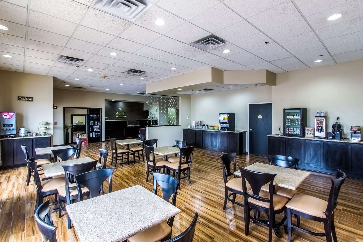 Quality Inn & Suites Moline - Quad Cities 18/18