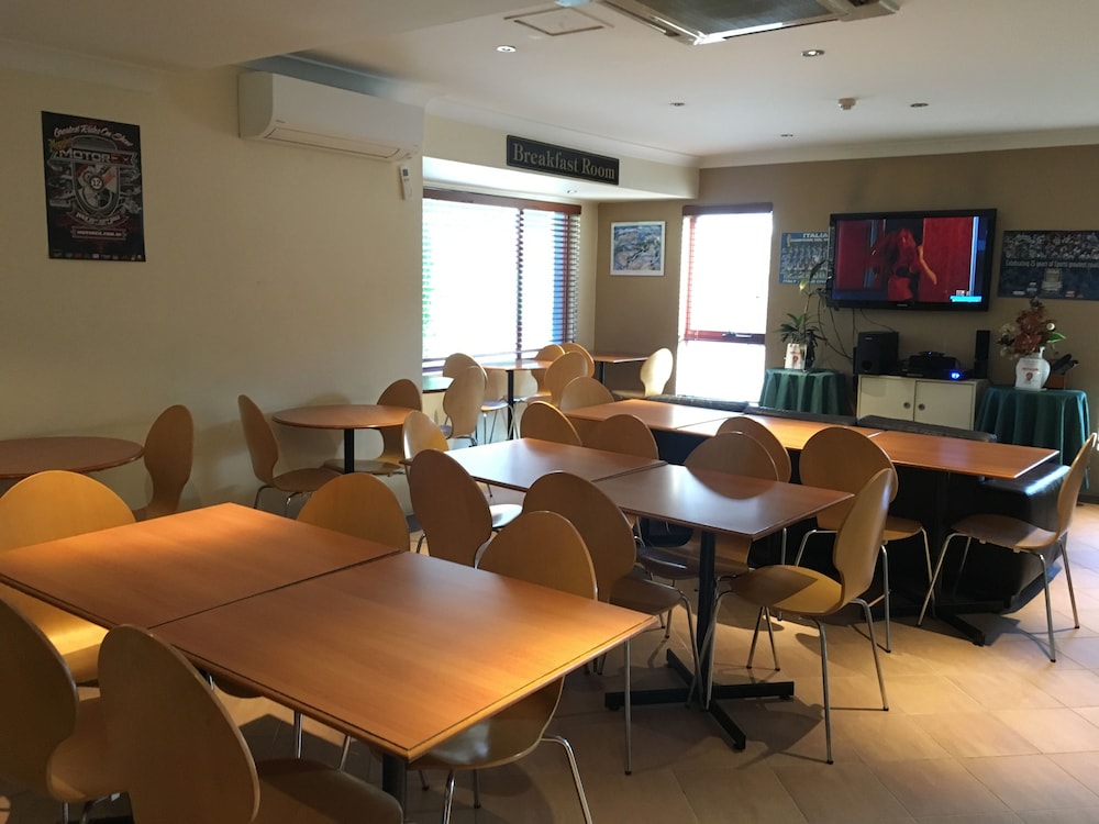 Arena Hotel 35/43