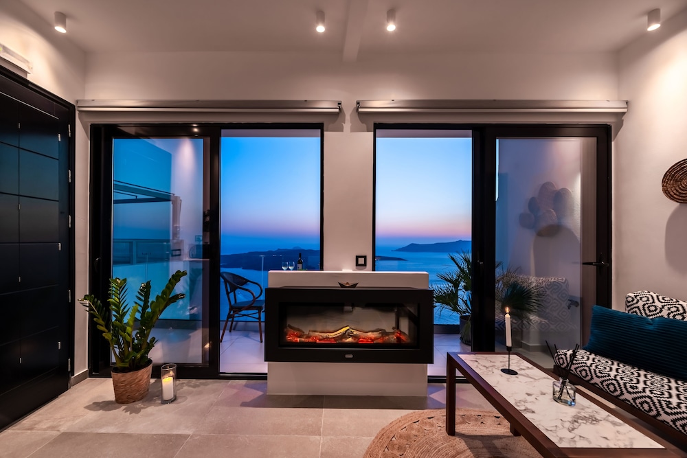 Day Dream Luxury Suites 10/81