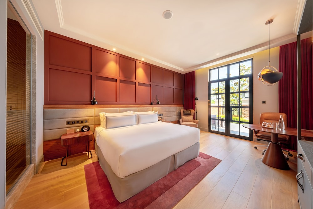 Melia Shanghai Parkside 11/57