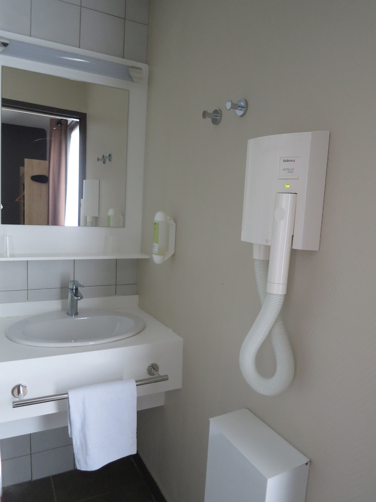 Hotel Wood Inn Merignac 47/52