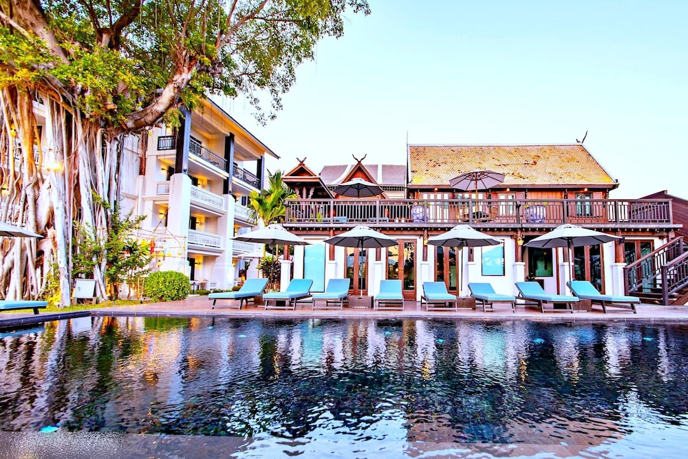 Buri Sriping Resort Hotel and Spa 46/48