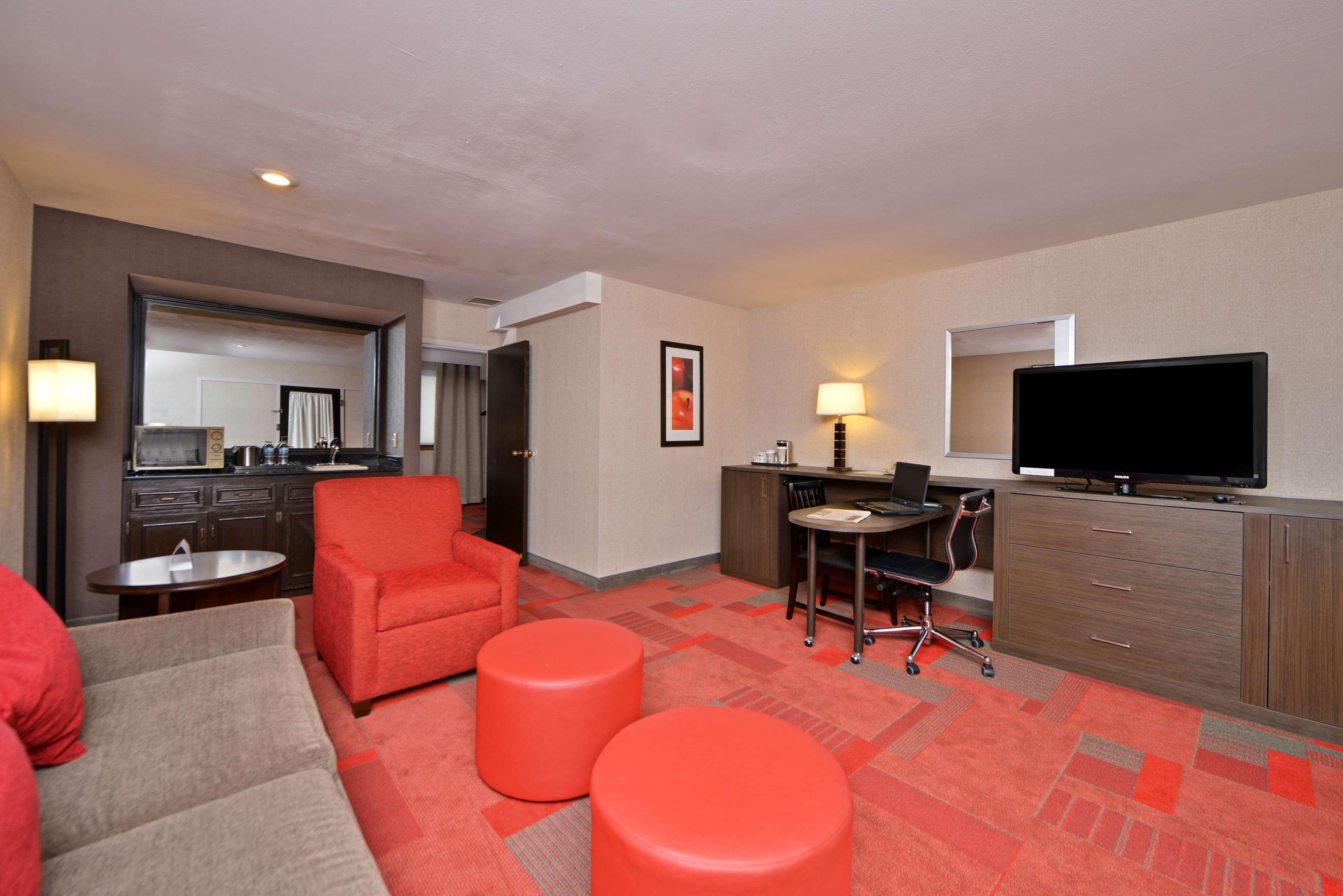 Radisson Hotel Madison 39/43