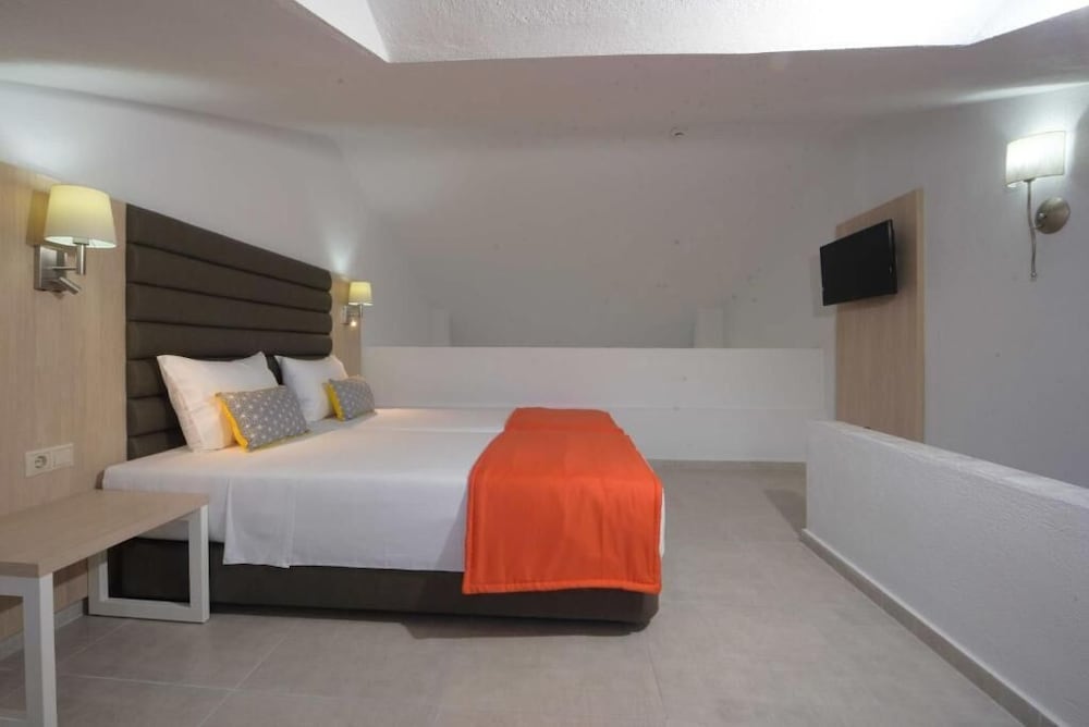 MAISONETTE