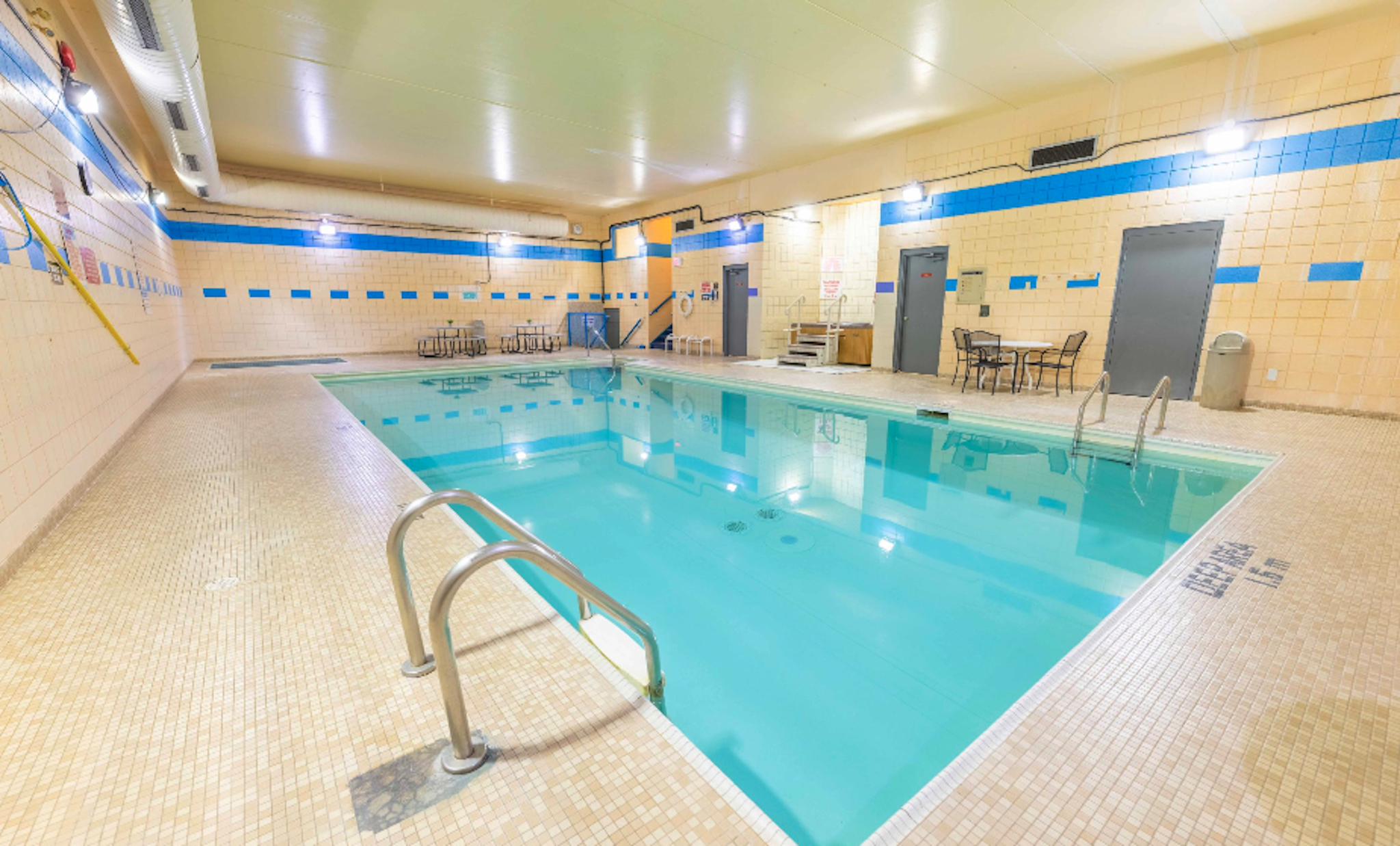 Prince Arthur Waterfront Hotel & Suites 24/43