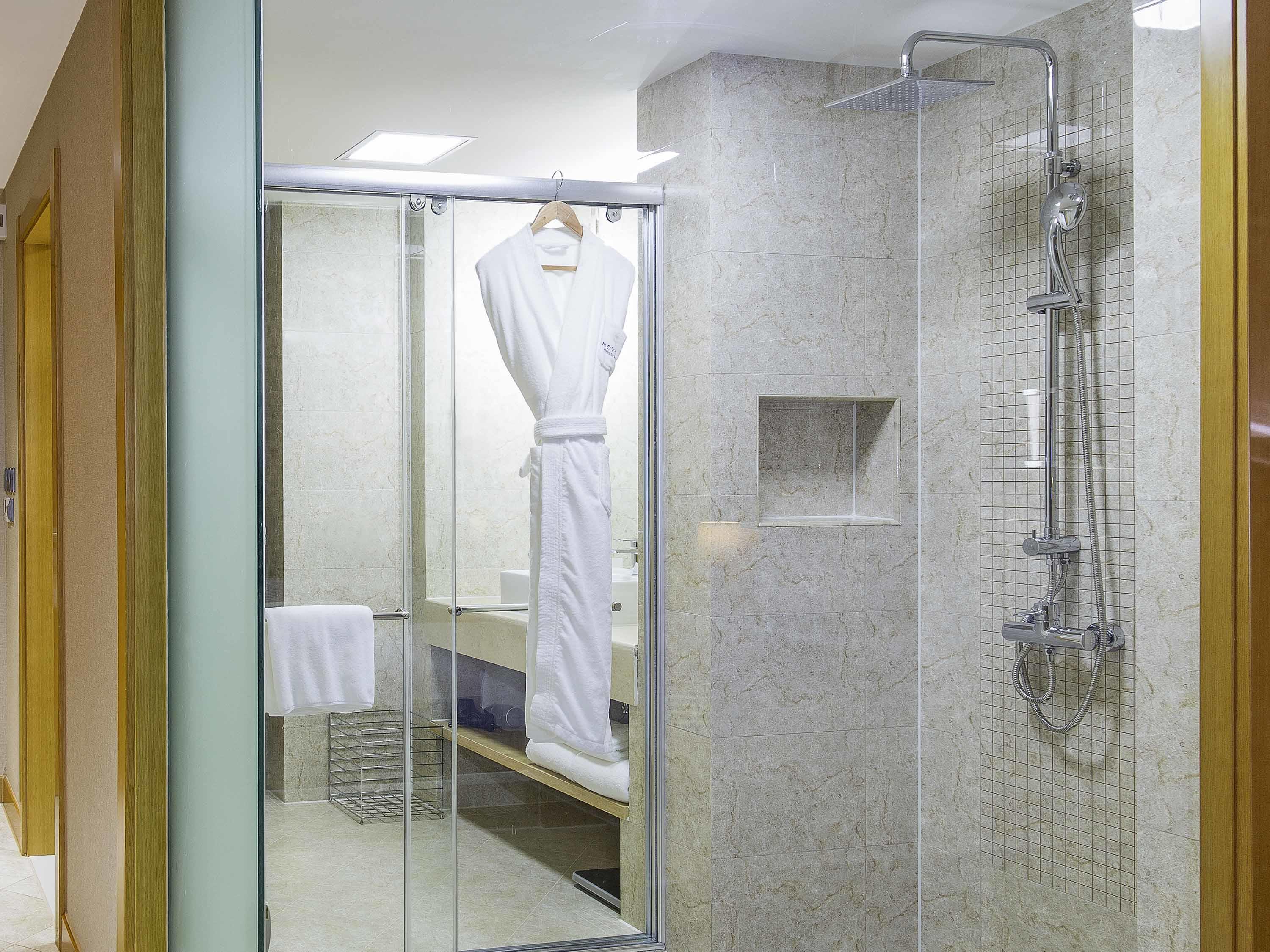 غرفة قياسية بسريرين منفصلين، Novotel Ulaanbaatar 6/6