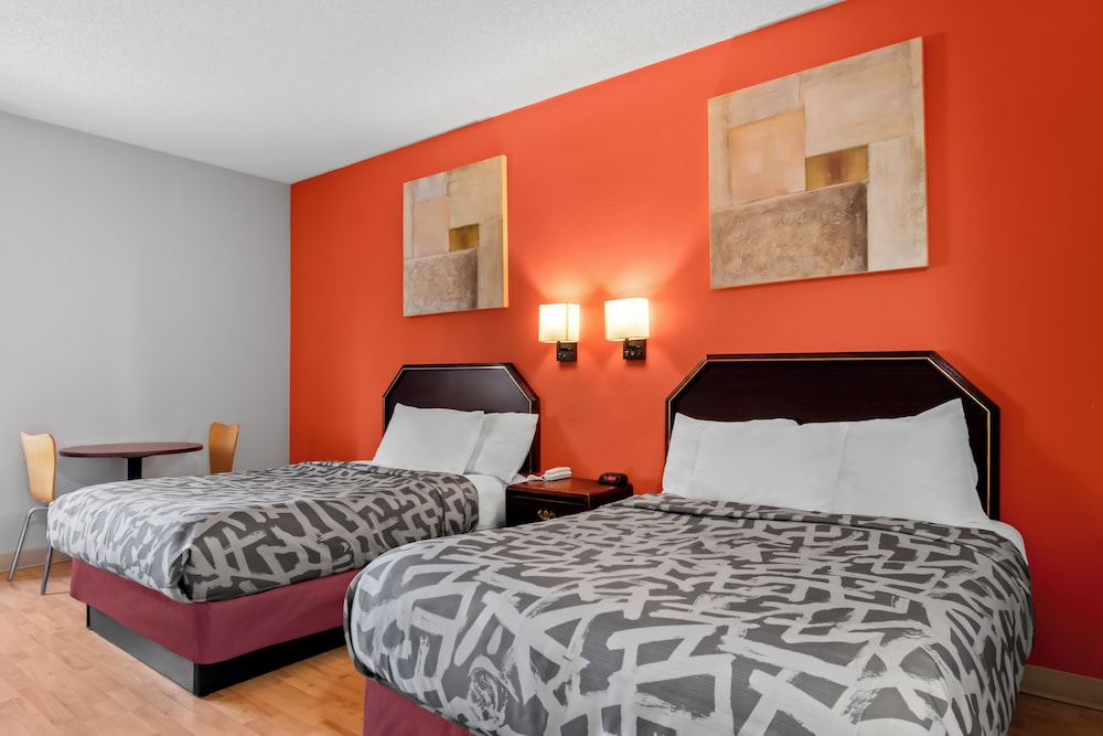 STANDARD, 2 DOUBLE BEDS