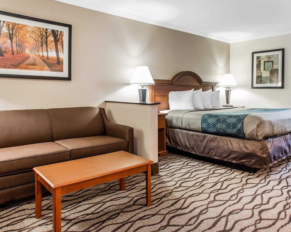 Econo Lodge Inn & Suites Cayce I-26 Airport 18/32
