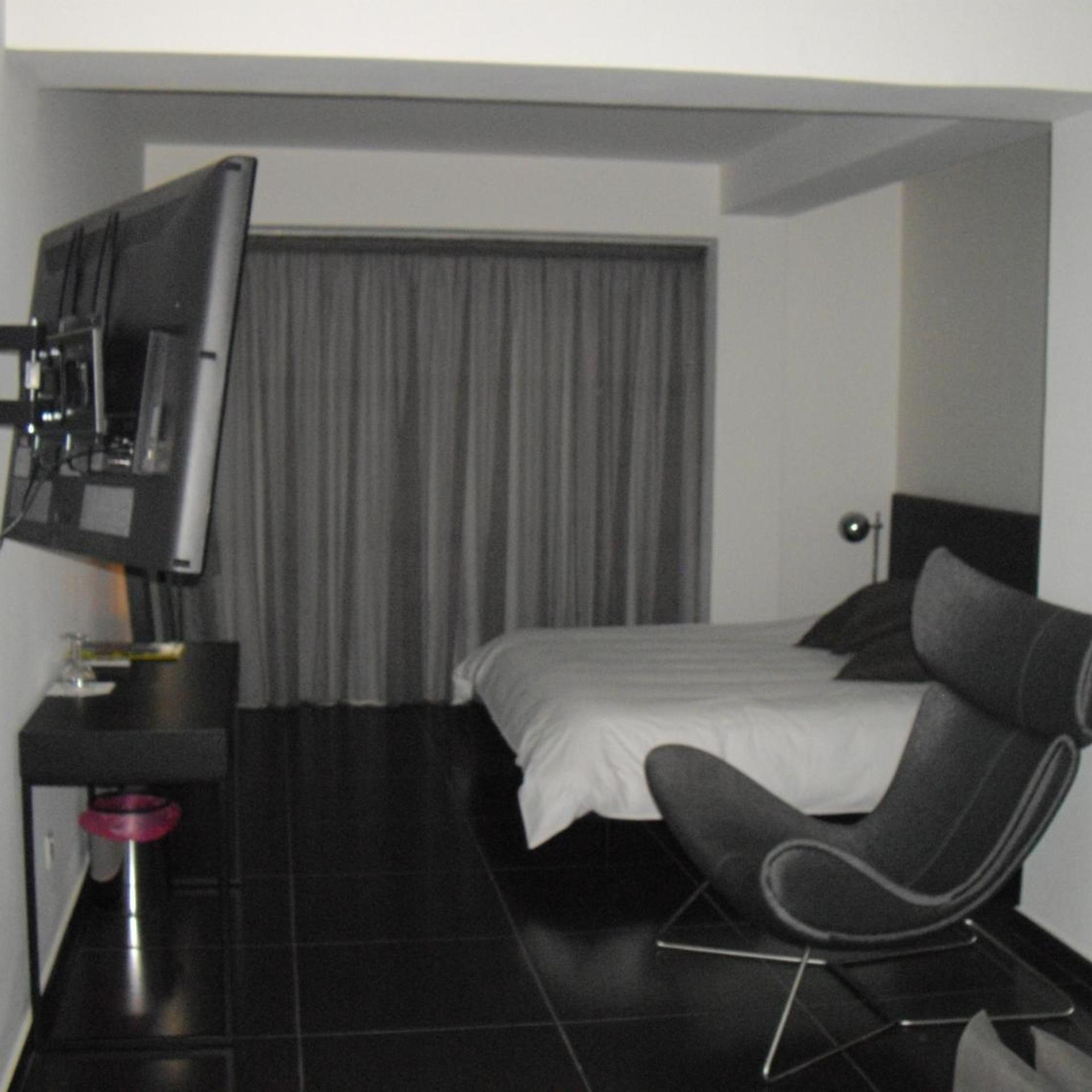 جناح، Crystal Hotel 5/10